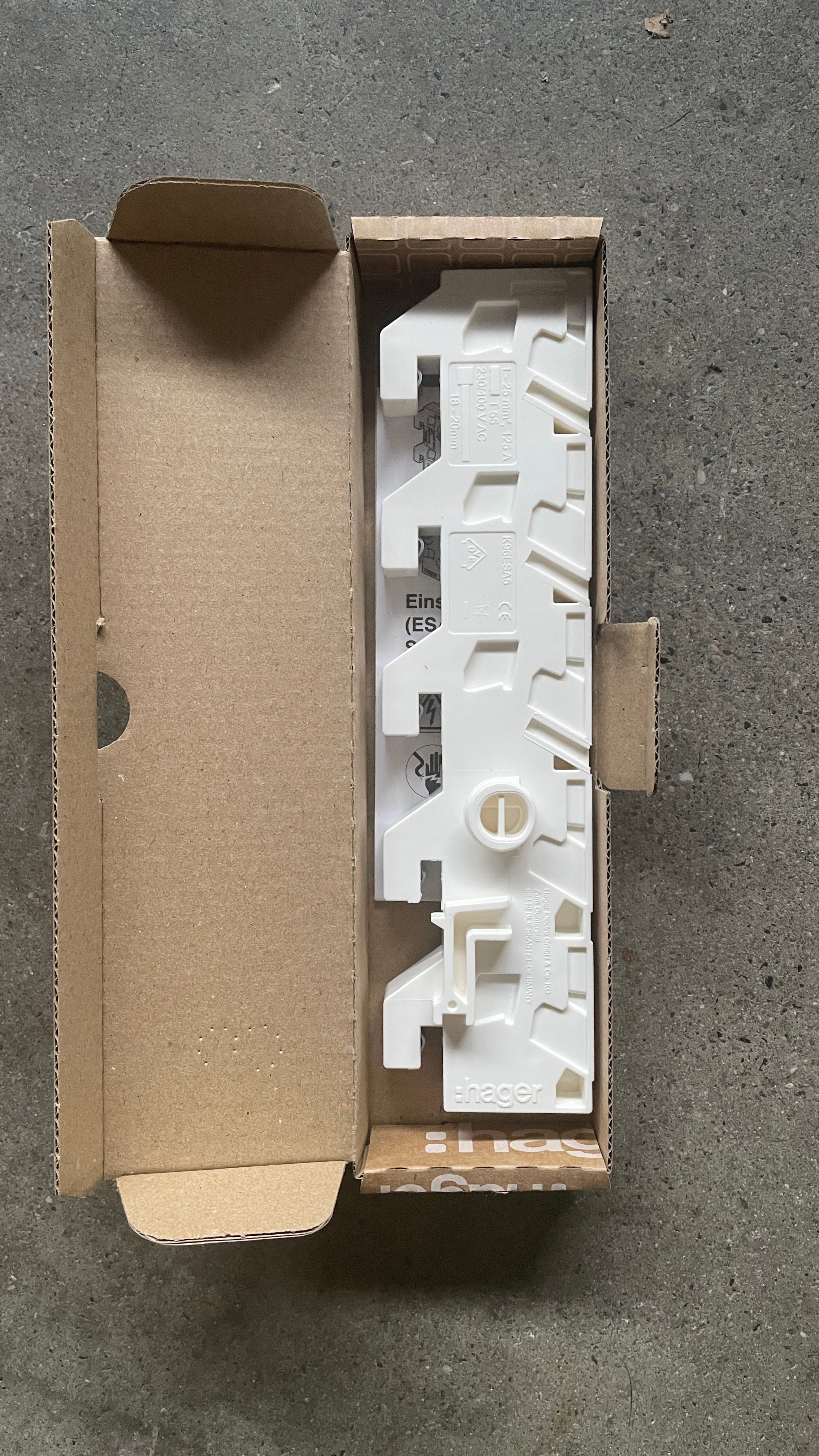Hager-Hager K96ESA5 Einspeiseadapter für Sammelschiene 40mm - Elektro-Basics